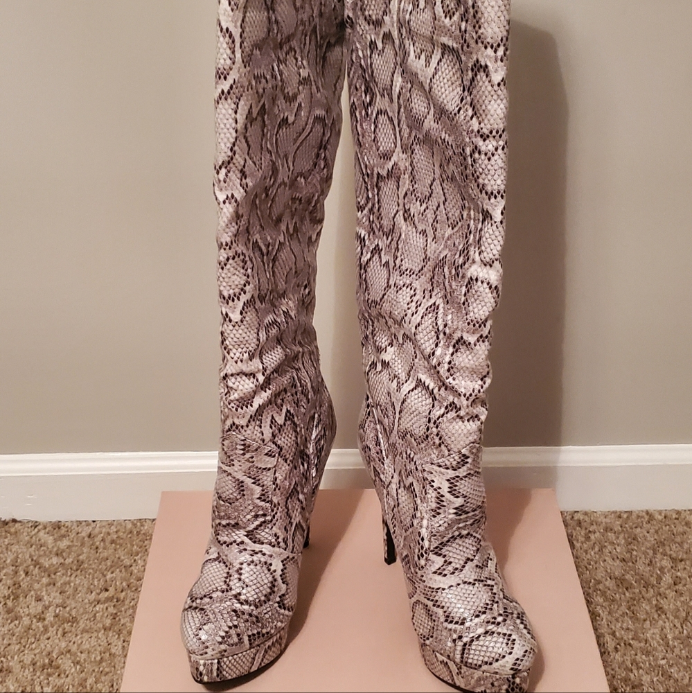 Absolutely STUNNING Snake Print Stiletto Thigh Boot!!! NWOT